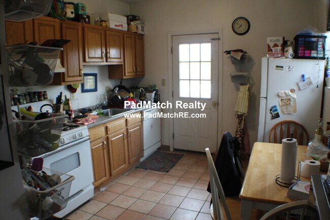 Building Photo - 33 Egremont Rd