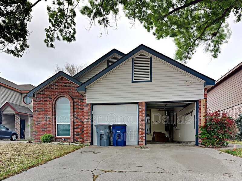 Primary Photo - 3112 Renaissance Dr