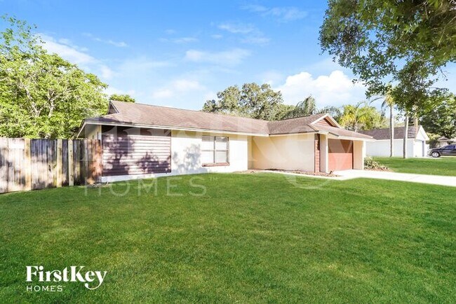 Building Photo - 1707 Southwind Dr