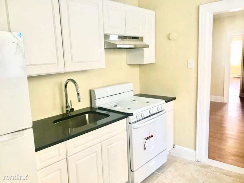 Primary Photo - 3 br, 1 bath Townhome - 172 Isabella Ave