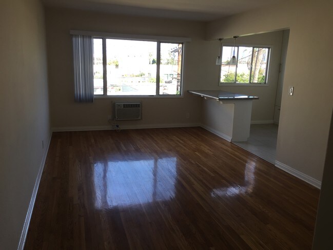 Building Photo - 134 N Berendo St