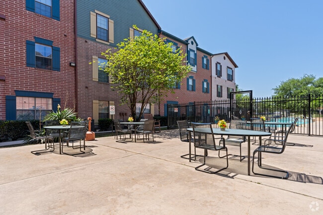 Building Photo - The Manor at Jersey Village
