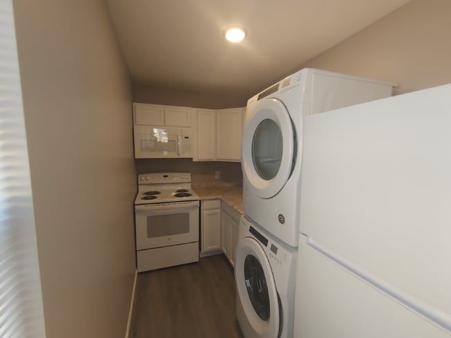 Building Photo - 1324 Concannon St