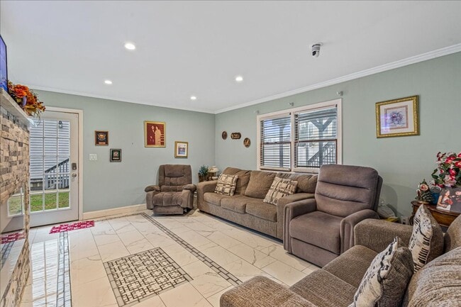 Photo - Fully Updated / Renovated  - Apartment