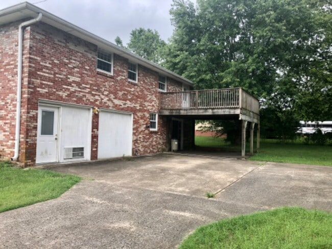 Photo - 180 Chippendale Dr House