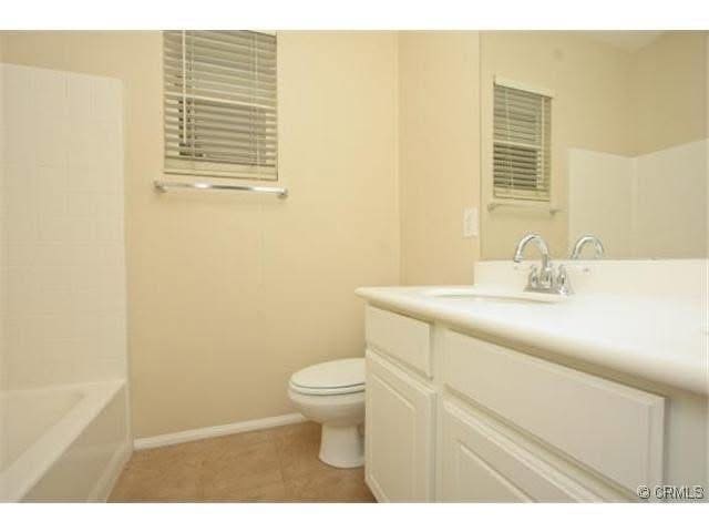 Building Photo - 15953 Begonia Ave