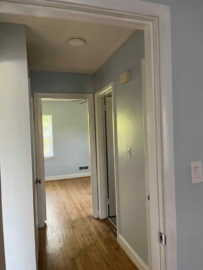 2203 Gerald Ct Unit 2, Louisville, KY 40218 Condo for Rent in