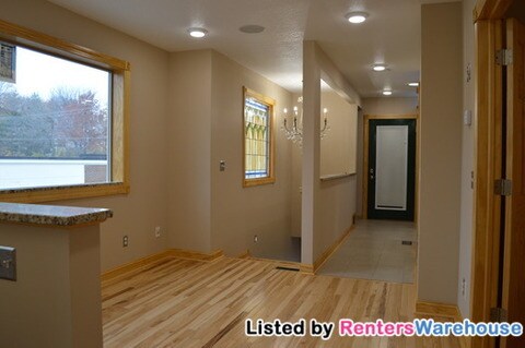 Building Photo - 1089 Grand Ave