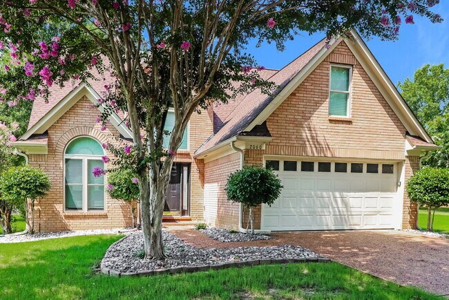 Foto del edificio - 2060 Greencliff Dr