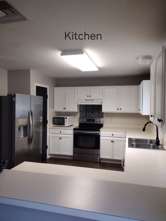Foto del edificio - 12128 Fern Haven Ave