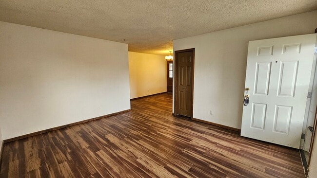 Building Photo - 3 bedroom Ranch Style Duplex backing to open space.