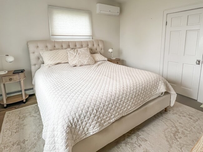 Foto del edificio - 52 Cloutmans Ln