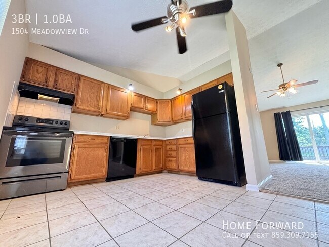 Building Photo - 1504 Meadowview Dr