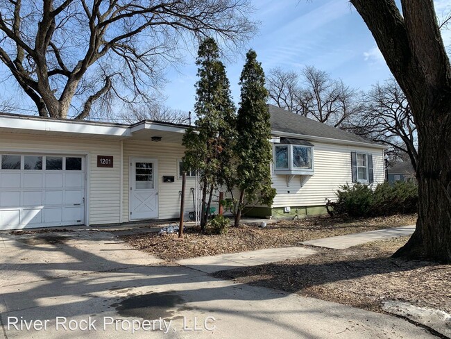 Building Photo - 5 br, 2 bath House - 1201 9th Street North