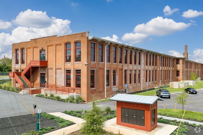 Building Photo - The Carlisle Apartments