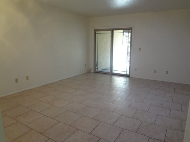 Building Photo - 2500 N Ironwood Ridge Dr