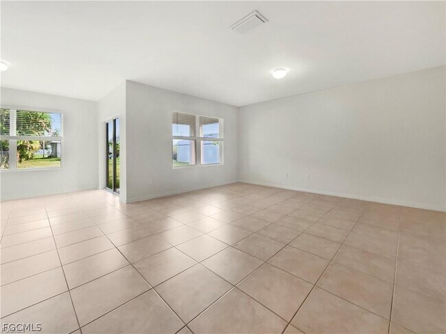 Foto del edificio - 131 NE 23rd Pl