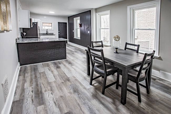 Foto del edificio - 1210 Elm St