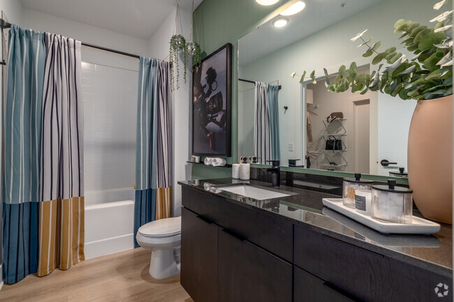 1BR, 1BA - The Raven