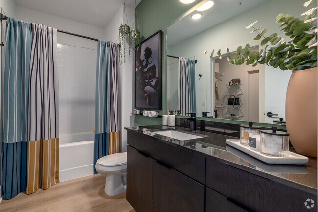 1BR, 1BA - The Raven