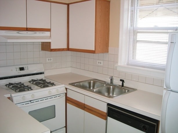 Primary Photo - 561 Deerfield Rd