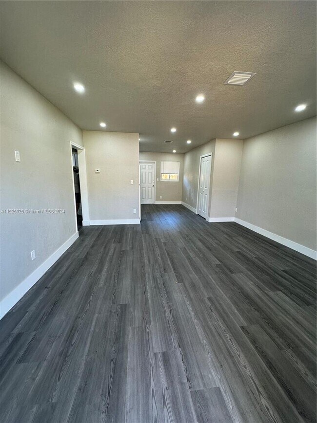 Building Photo - 2555 NE 183rd St