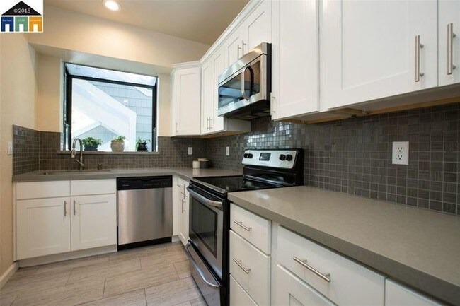 Foto del edificio - 2576 Oak Rd