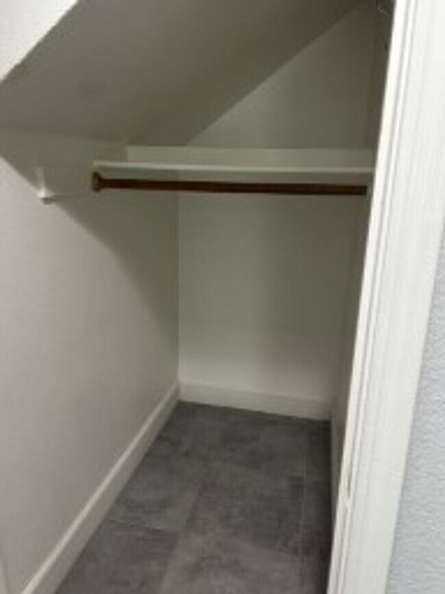 Building Photo - Immaculately Clean, Rare Single Family in ...