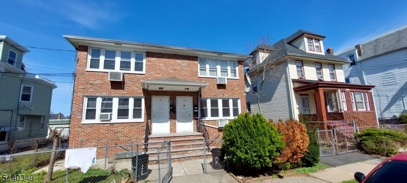 Foto principal - 16 Silkman Pl