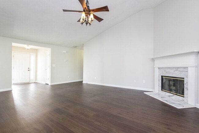 Building Photo - 2585 Fairmont Park Ct