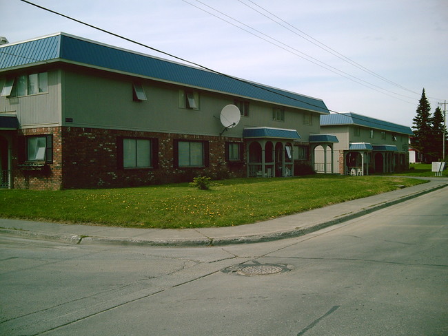 Building Photo - 202 S Forest Dr