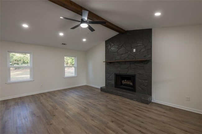 Building Photo - 5081 Hubert Dr