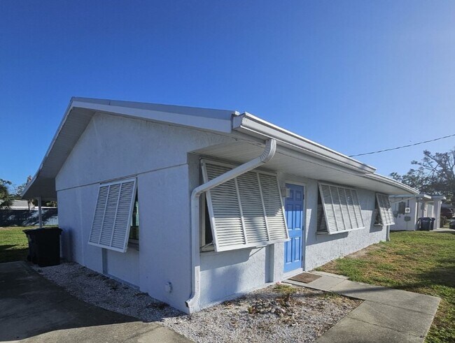 Building Photo - 360 W Fray St