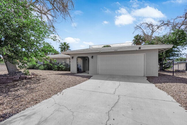 Foto del edificio - Family-Friendly House with Pool and Spacious room