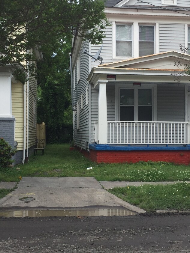 Front of house before remodel - 2327 Barre St