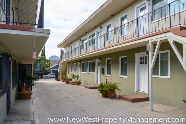Building Photo - Upgraded Sherman Heights 1 Bedroom, Available Now!