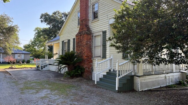 Building Photo - 6322 N Bayou Black Dr