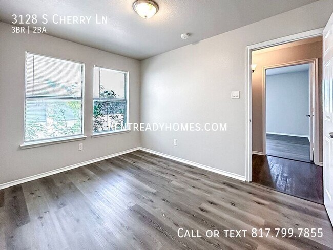 Foto del edificio - 3128 S Cherry Ln