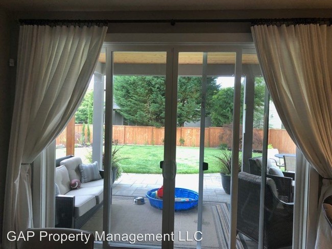 Foto del edificio - 28565 SW Canyon Creek Rd