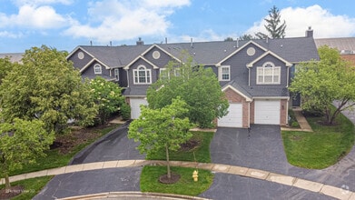 Building Photo - 2165 Lake Ridge Dr
