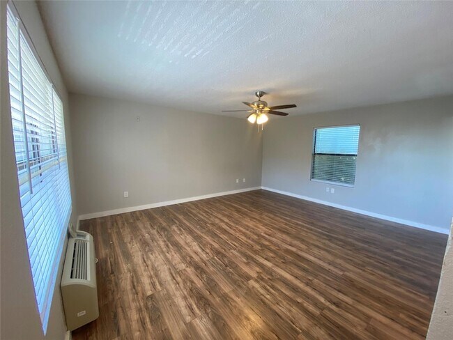 Foto del edificio - 701 W Sycamore Street Unit 202