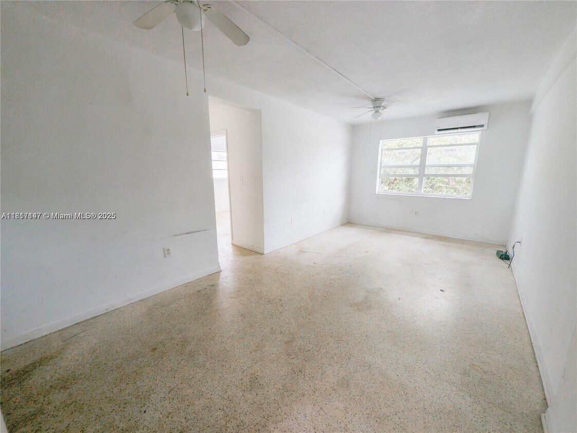 Foto principal - 2000 NW 29th St