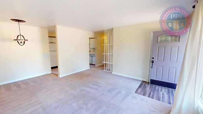 Building Photo - Cozy Cute Home In Quiet  Oregon City  Neig...