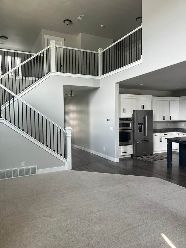 Building Photo - Three Bed, Two and Half Bath Home in Eagle...