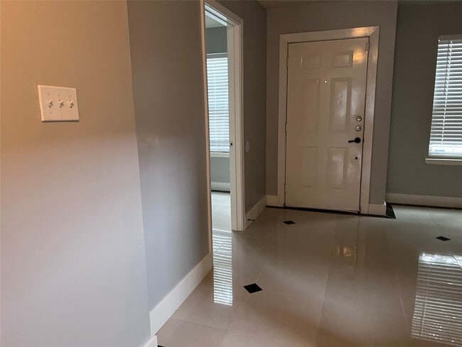 Foto del edificio - 19818 Lindenwick Ct