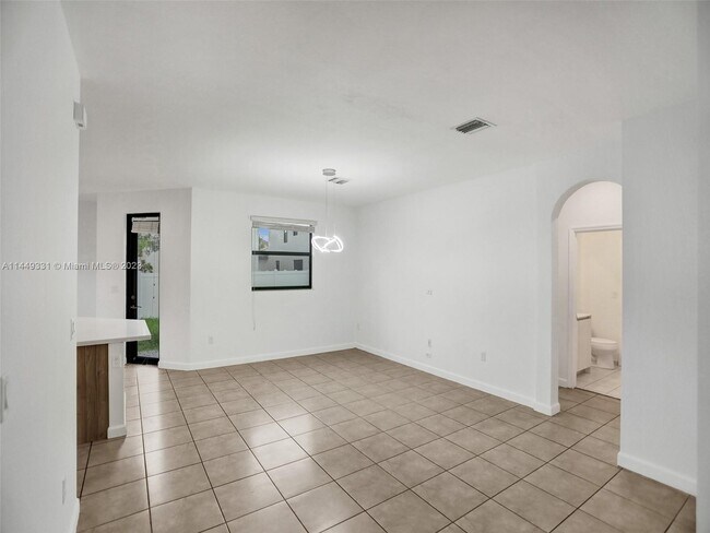 Building Photo - 3504 W 94th St