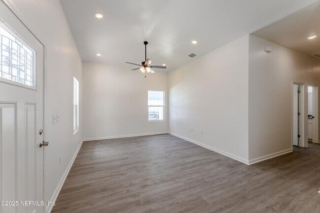 Building Photo - 2025 NEW BUILT 2 BR 2 BA Rental that could be a 3BR