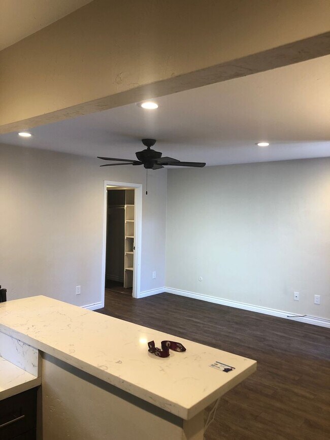 Building Photo - Completely Updated 1 Bedroom + Den, 1 Bath...