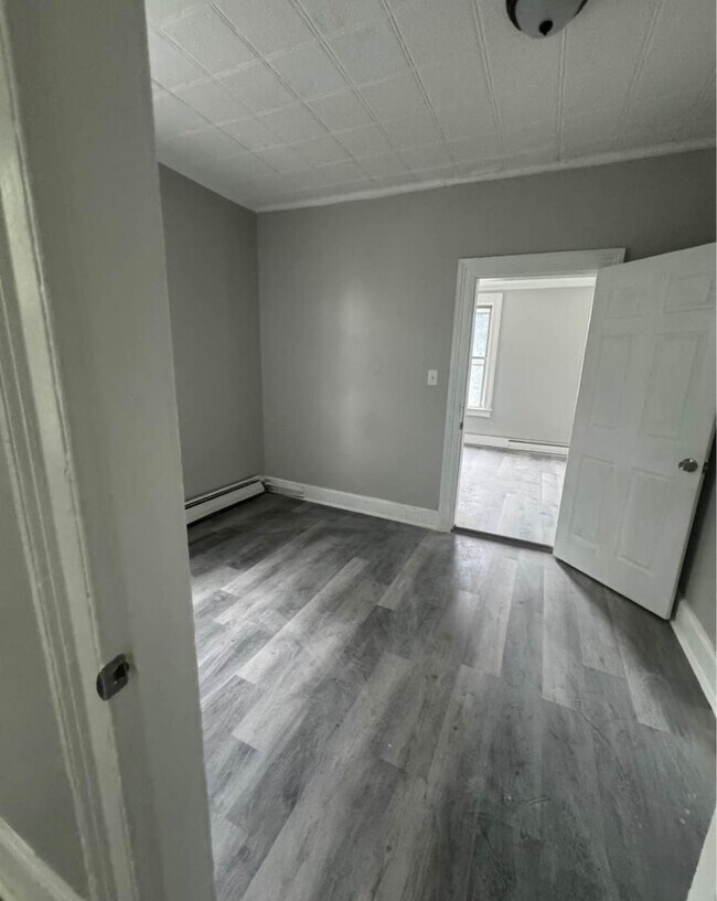 Building Photo - 48 Rose Ave