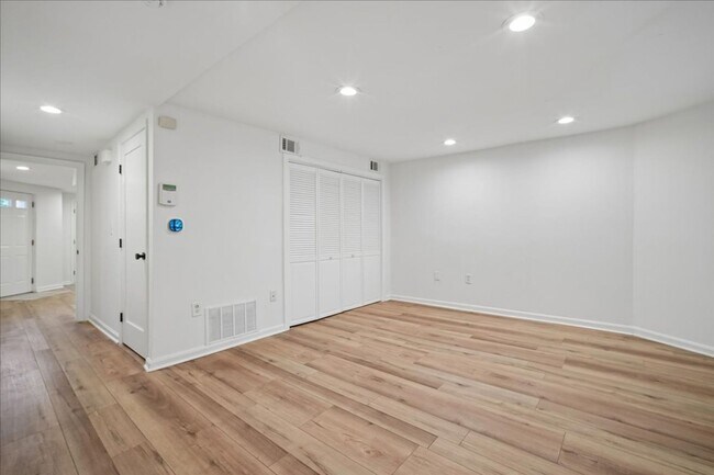 Foto del edificio - 3211 11th St NW